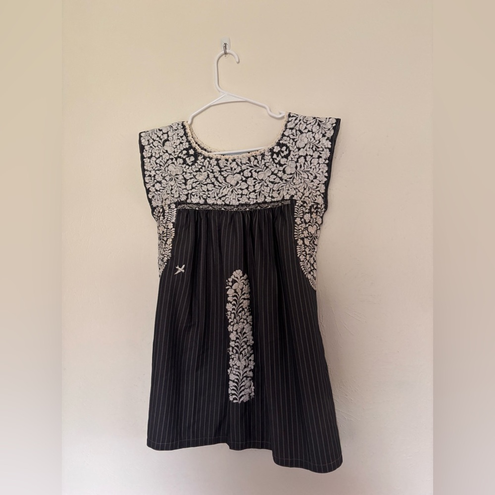 Mi Golondrina Flores Embroidered Sleeveless Tunic Top Small - Picture 2 of 5